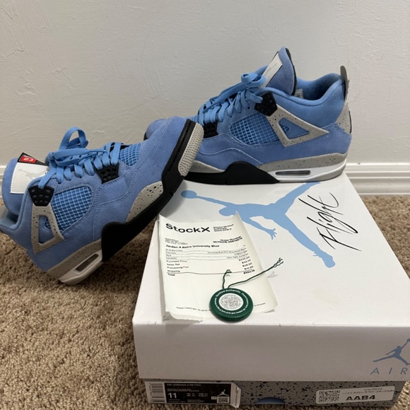 Jordan 4 University blue main image 4